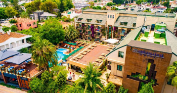 Hotel Ambassador Plaza