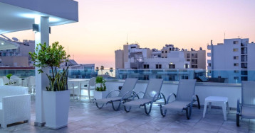 Art & Wine Studios and Apts