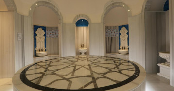 CHARISMA DE LUXE HOTEL