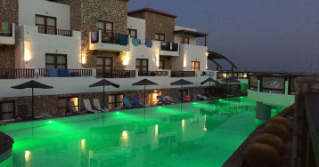 Costa Lindia Beach Resort