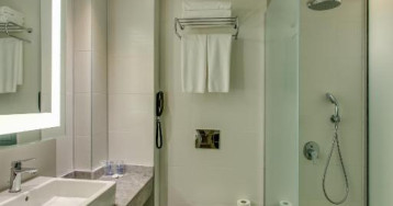 Falcon Hotel