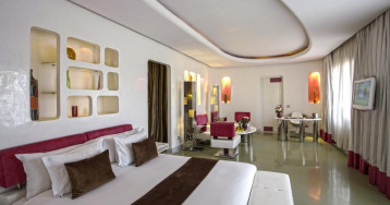 La Renaissance Hotel