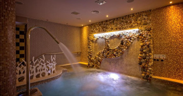 Lagomandra Hotel and Spa