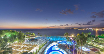 Hotel Lonicera World