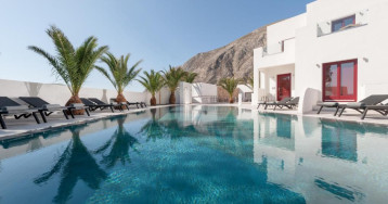 MAR n MAR Crown Hotel & Suites