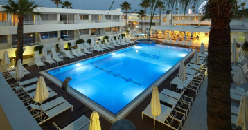 Melpo Antia Hotel & Suites