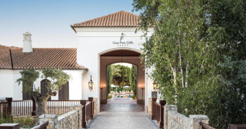 Pine Cliffs Residence