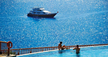 Reef Oasis Blue Bay Resort & Spa