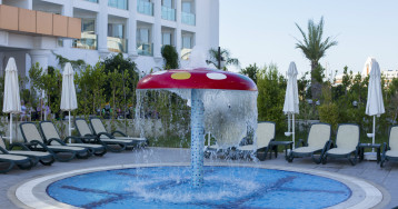Hotel Side Crown Serenity