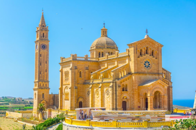 city break malta grup avion 5 zile 6