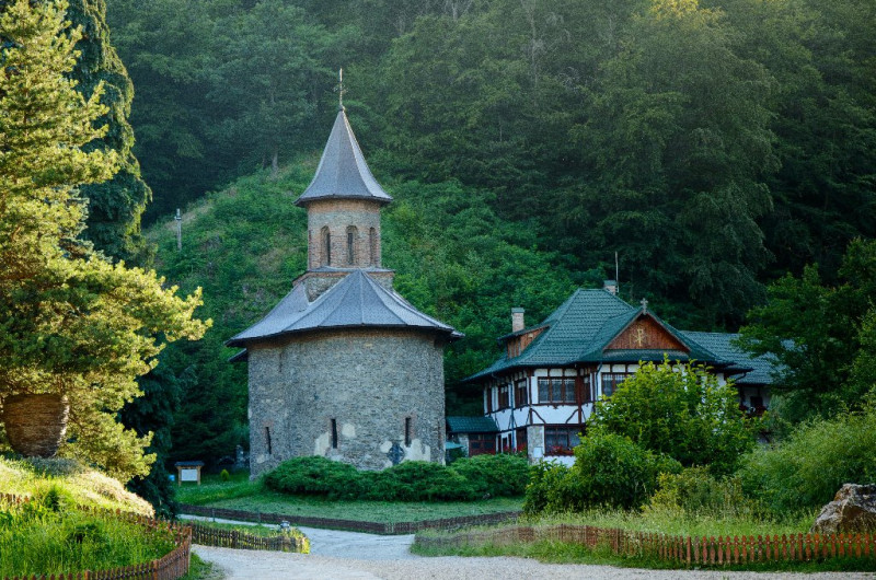 pelerinaj 2 zile la manastirile nicula - prislop 1