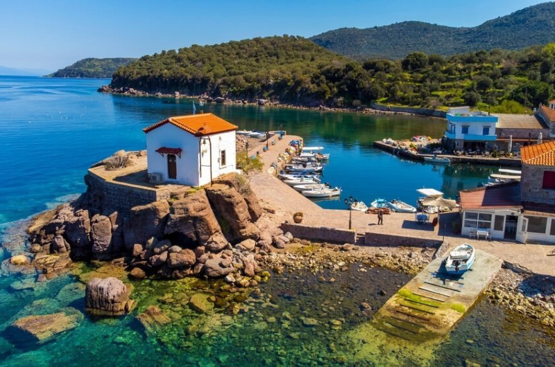 sejur grecia insula lesbos smart villa 8 zile avion 1